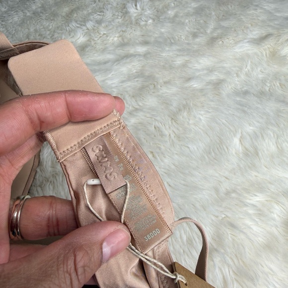 NWT Skims Wireless Form Push Up Plunge Bra Clay Tan Women Size 36DDD - Picture 11 of 13